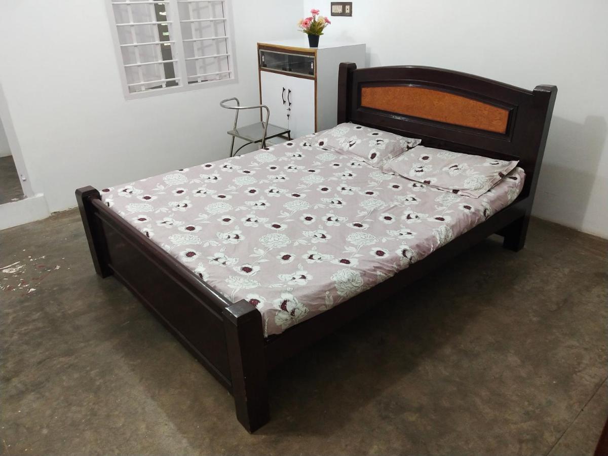 Mayurapriya Inn Ченай Екстериор снимка
