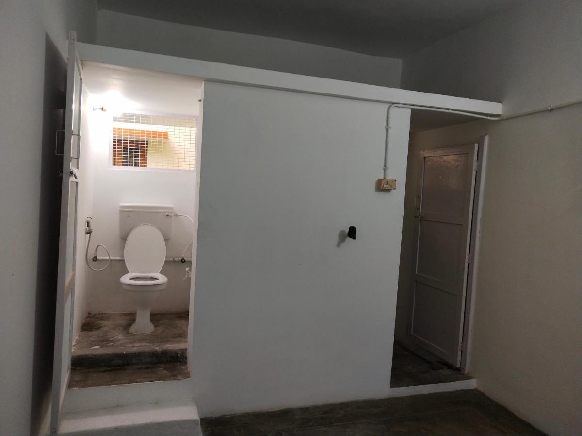 Mayurapriya Inn Ченай Екстериор снимка