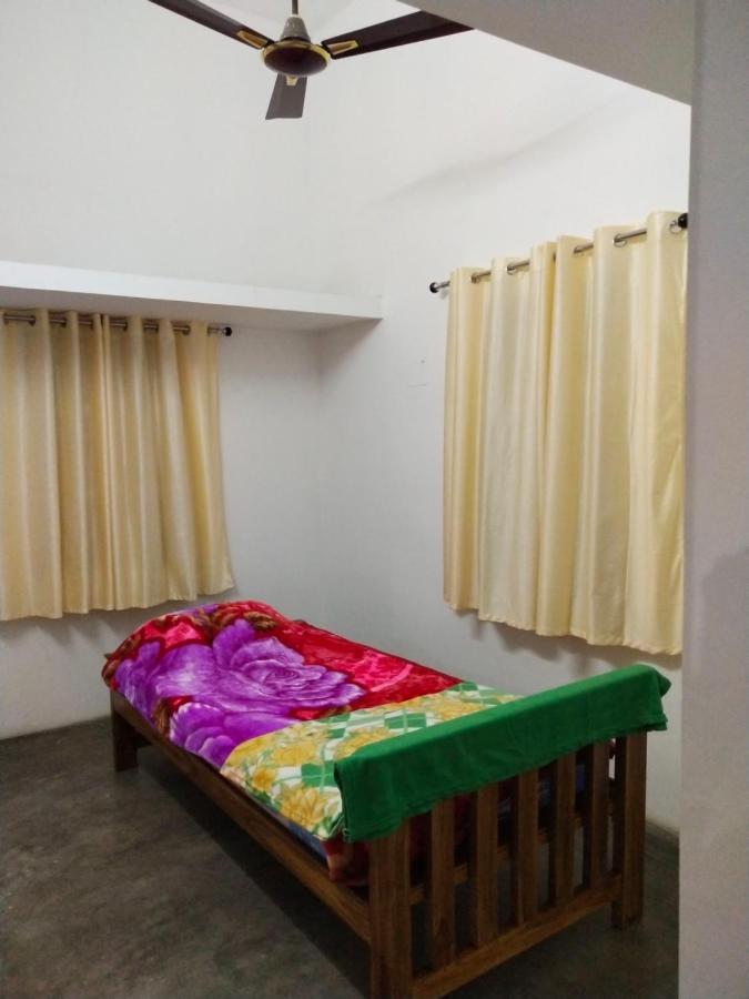 Mayurapriya Inn Ченай Екстериор снимка